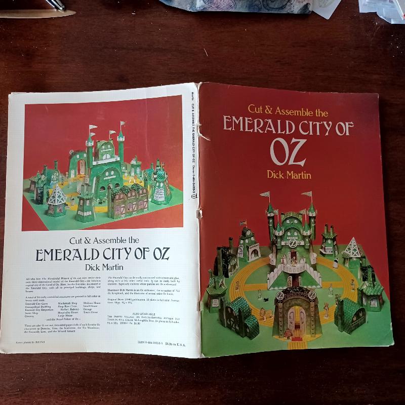 Cut & Assemble the Emerald City of Oz