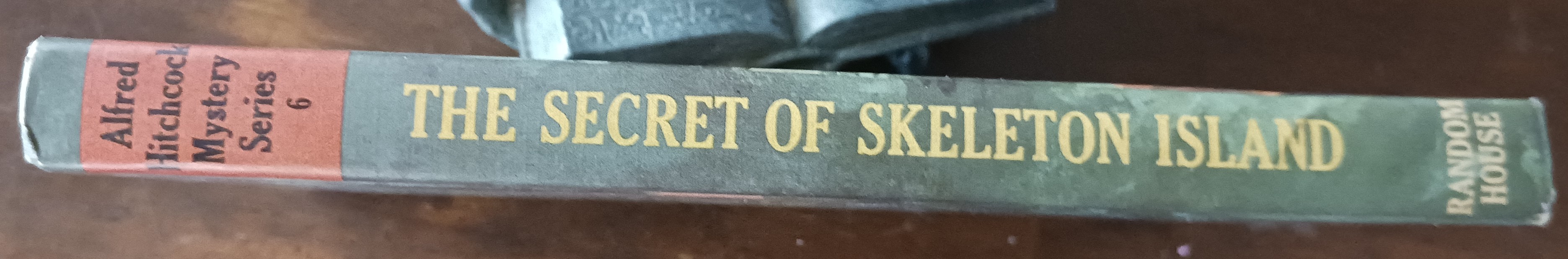 Alfred Hitchcock and the Three Investigators: The Secret of Skeleton Island
