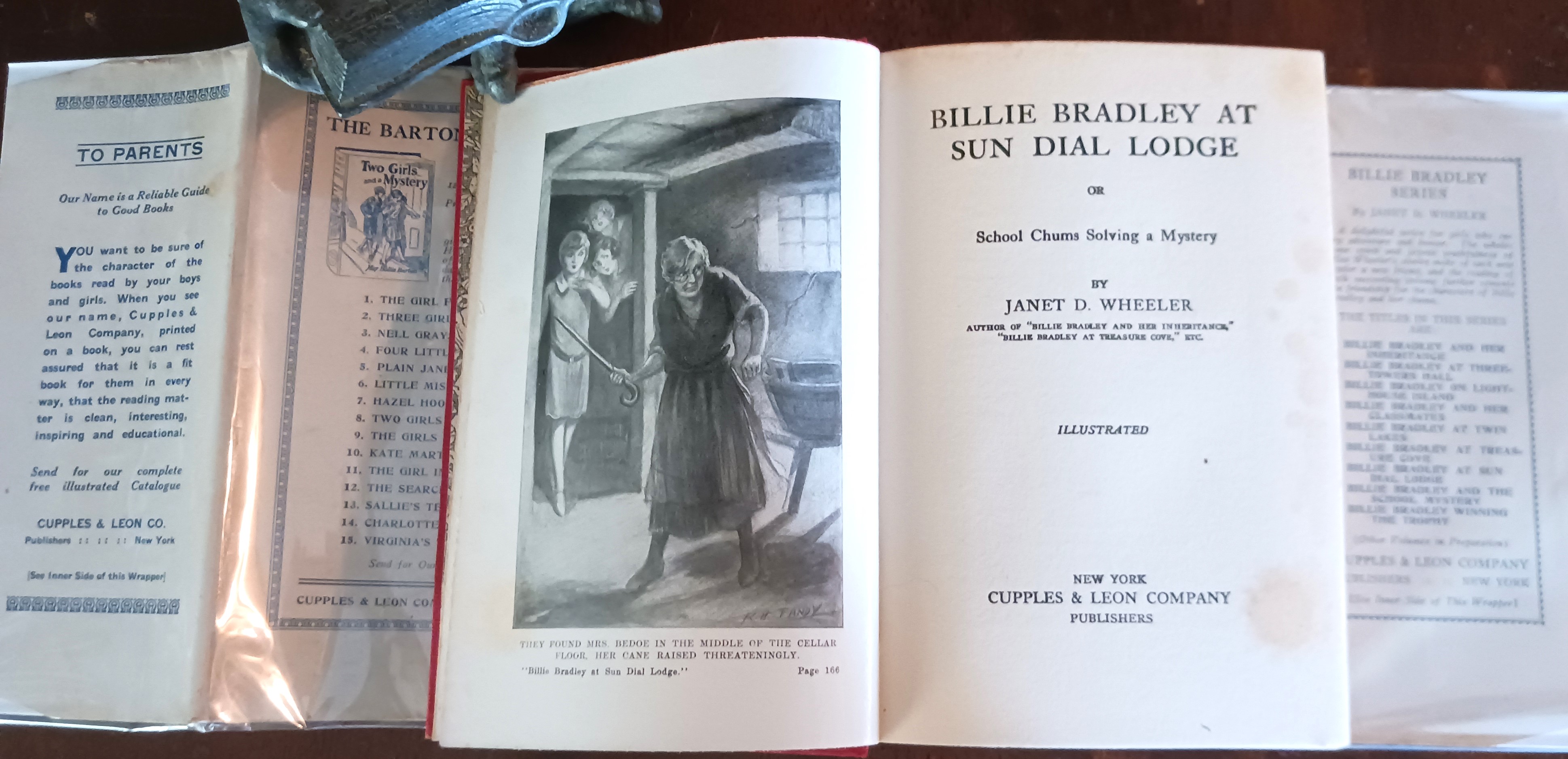 Billie Bradley at Sun Dial Lodge or School Chums Solving a Mystery (Billie Bradley series)