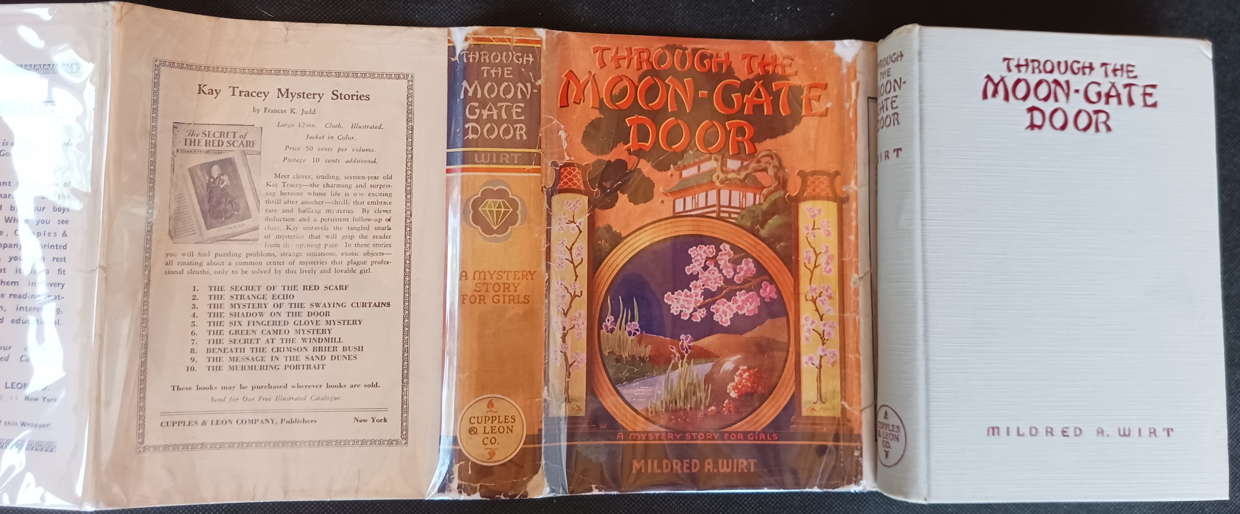 Through the Moon-Gate Door(Mystery Stories for Girls)