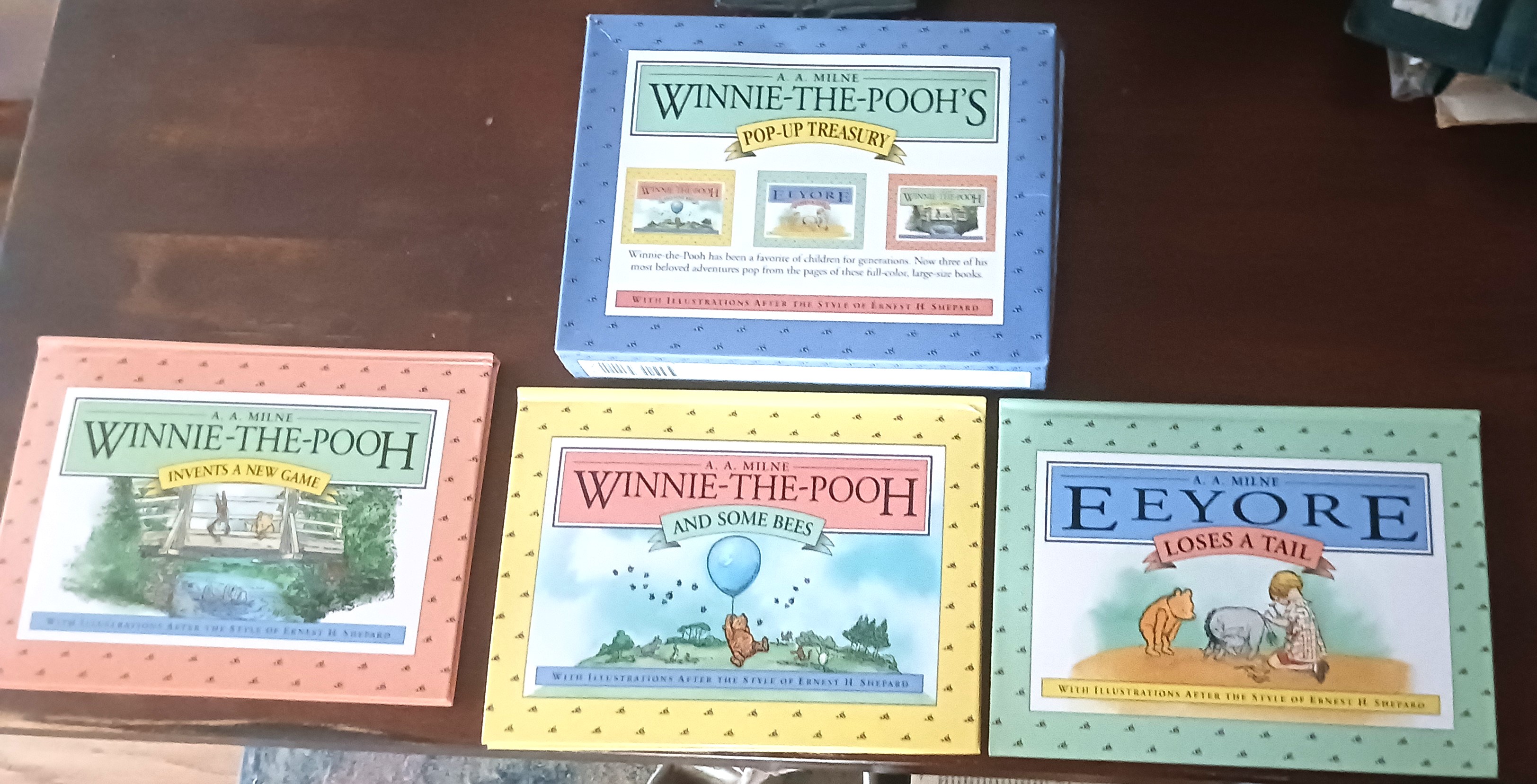 Winnie the Pooh's Pop-Up Treasury (3-volume boxed set)