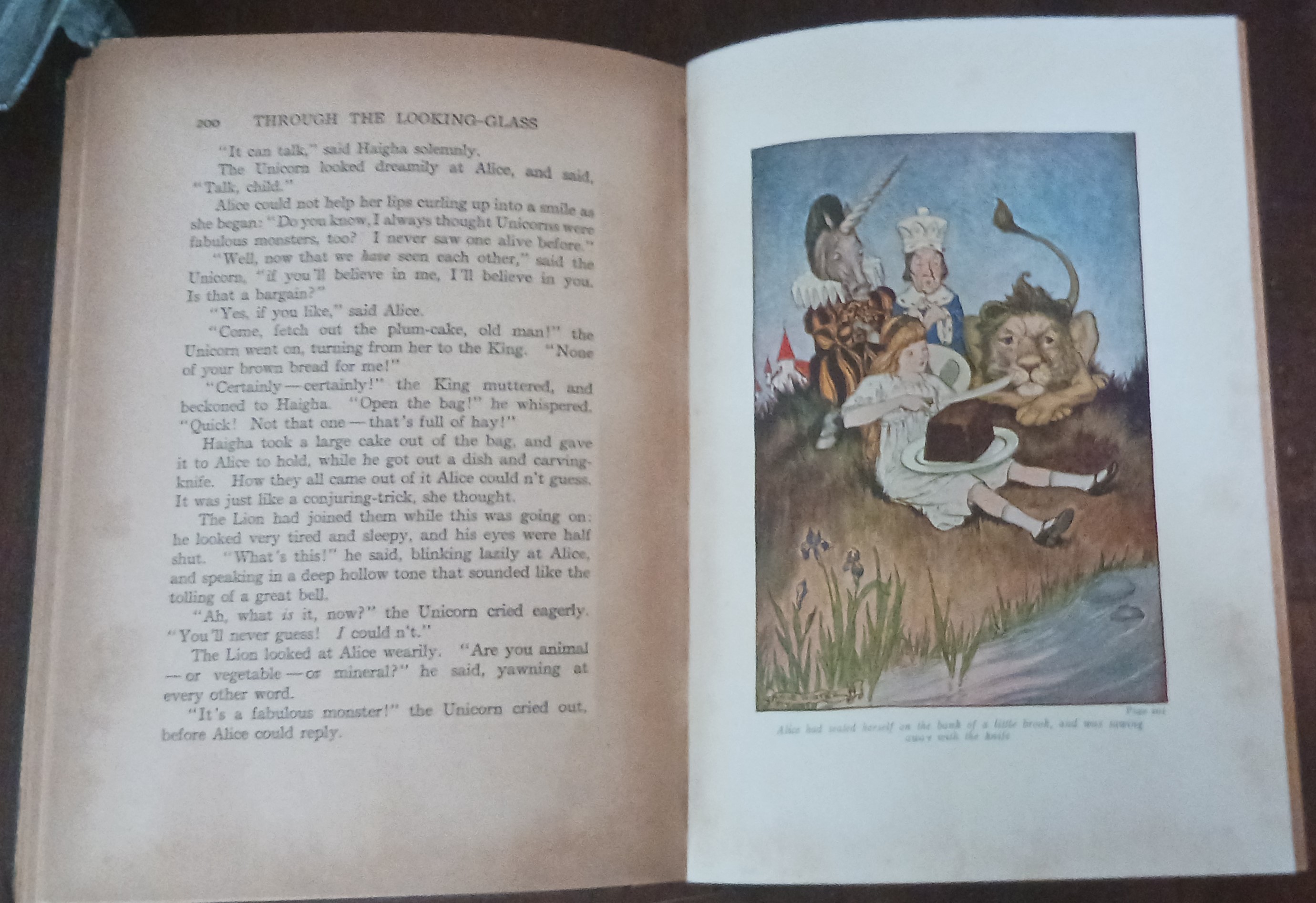 Alice's Adventures in Wonderland and Through the Looking-Glass (The Windermere Series)