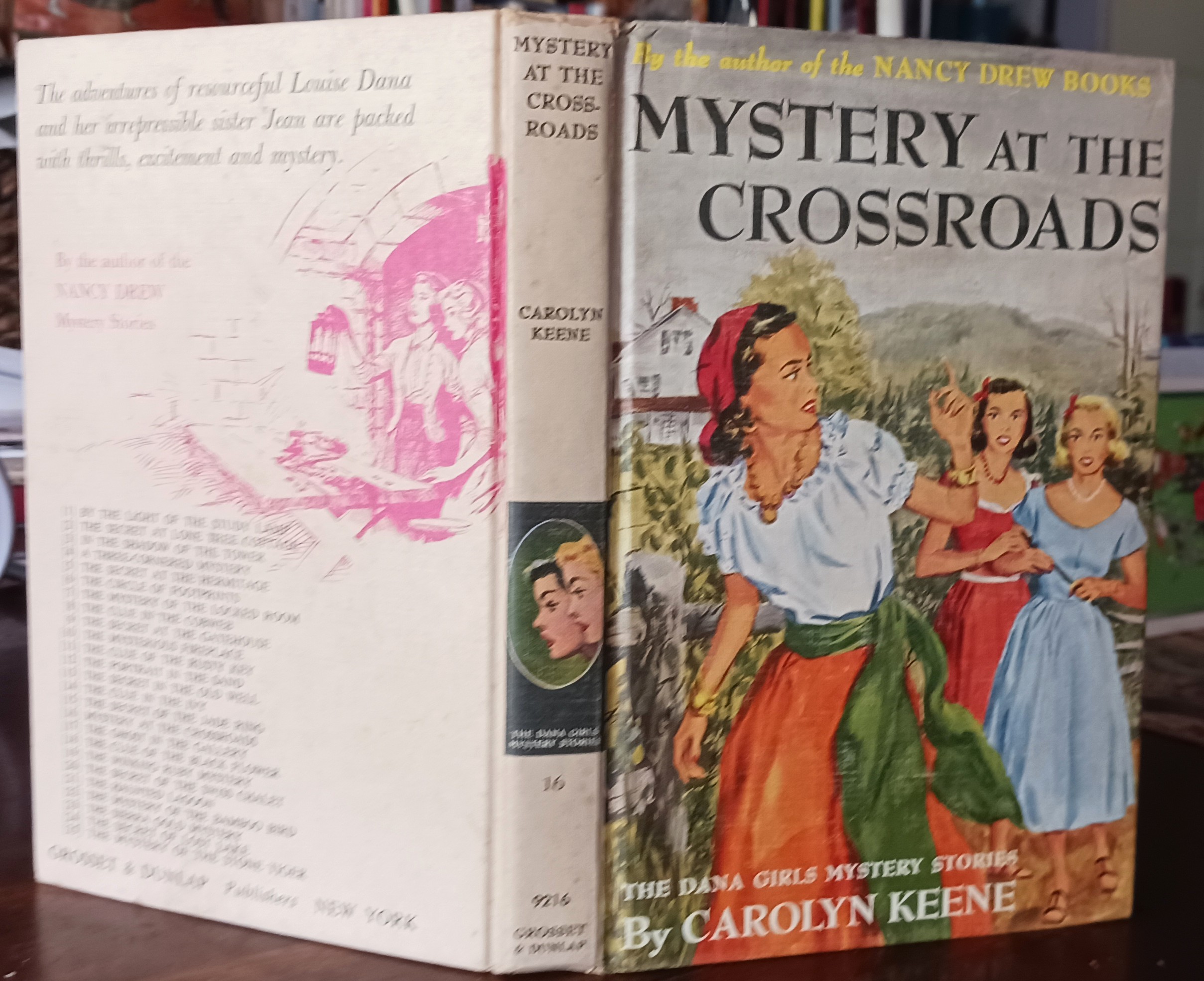 Mystery at the Crossroads (The Dana Girls Mystery Stories)