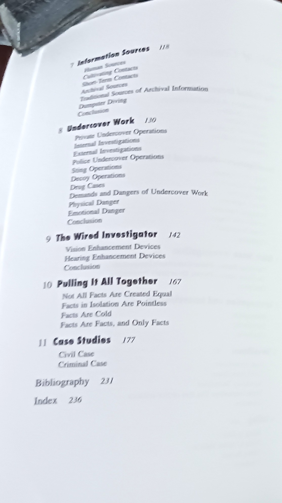 Just the Facts, Ma'am: A Writer's Guide to Investigators and Investigation Techniques