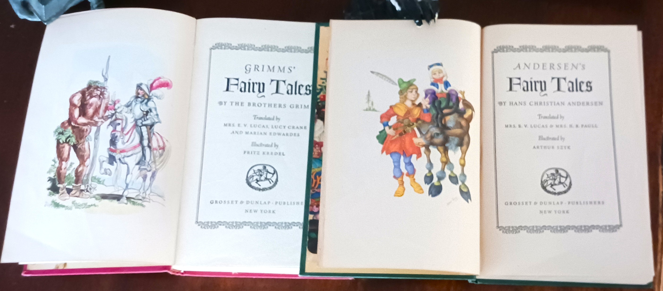 Andersen's Fairy Tales & Grimms' Fairy Tales--2-Volume Set (Illustrated Junior Library)