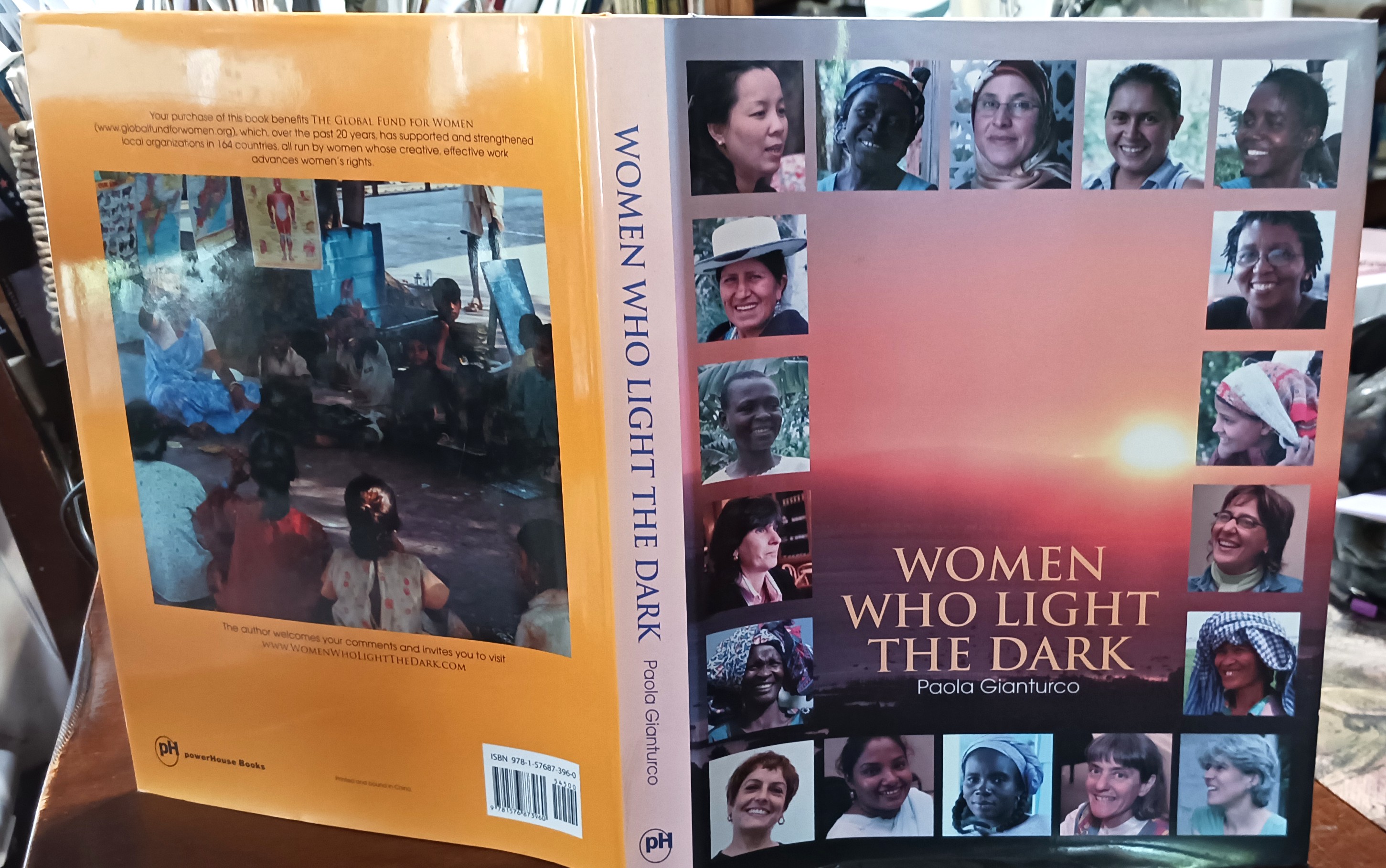 Image for Women Who Light The Dark Women Who Light The Dark