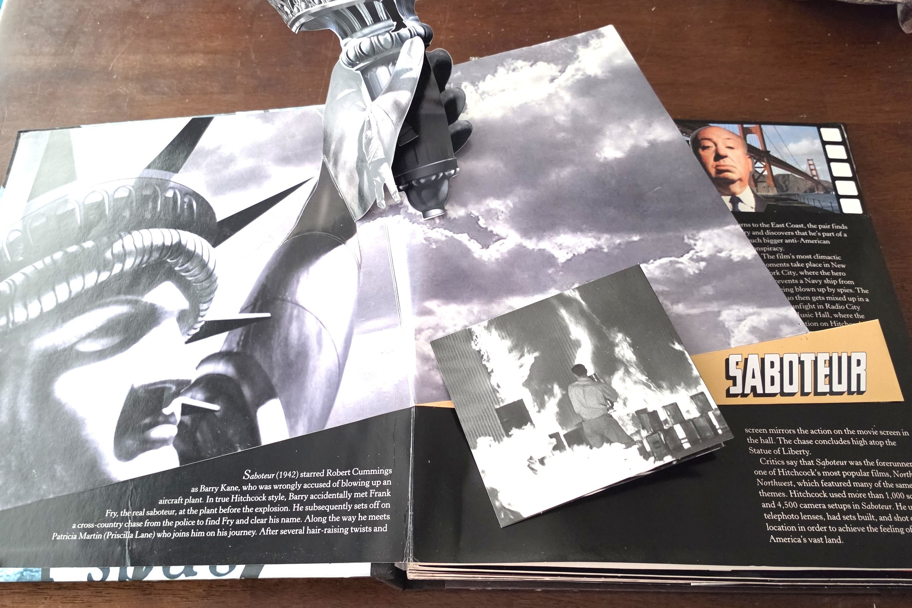 Alfred Hitchcock: The Master of Suspense: A Pop-up Book