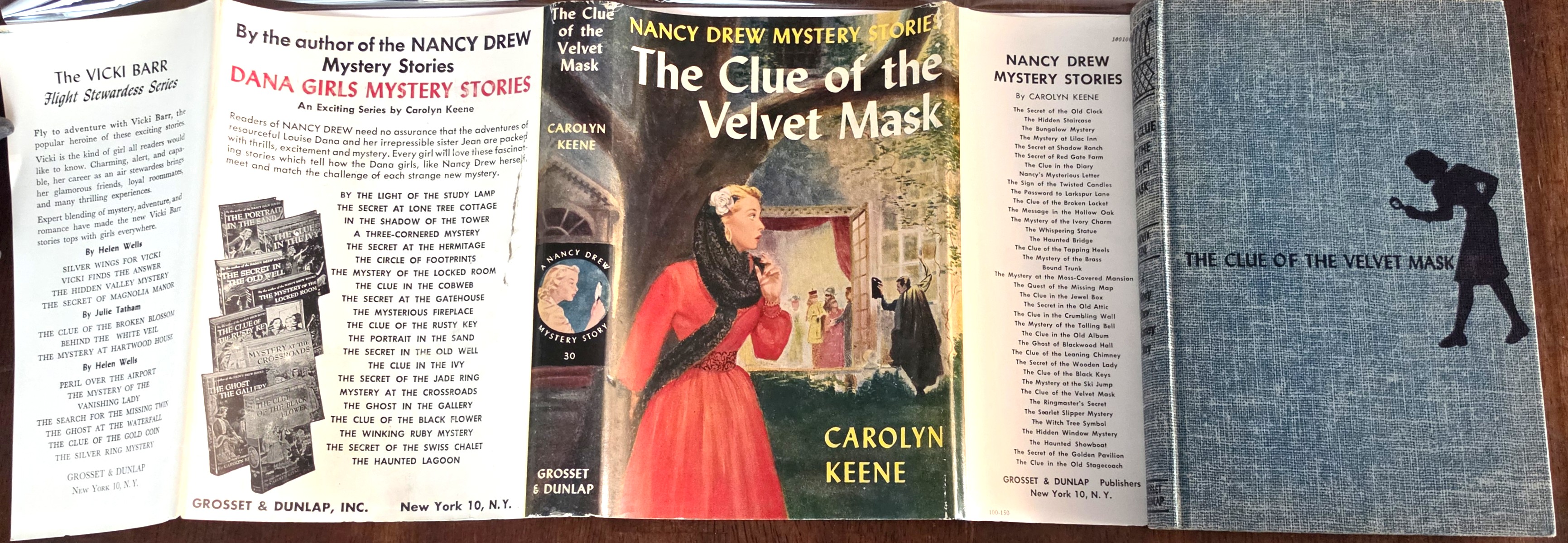 Image for The Clue of the Velvet Mask (Nancy Drew Mystery Stories) The Clue of the Velvet Mask (Nancy Drew Mystery Stories)