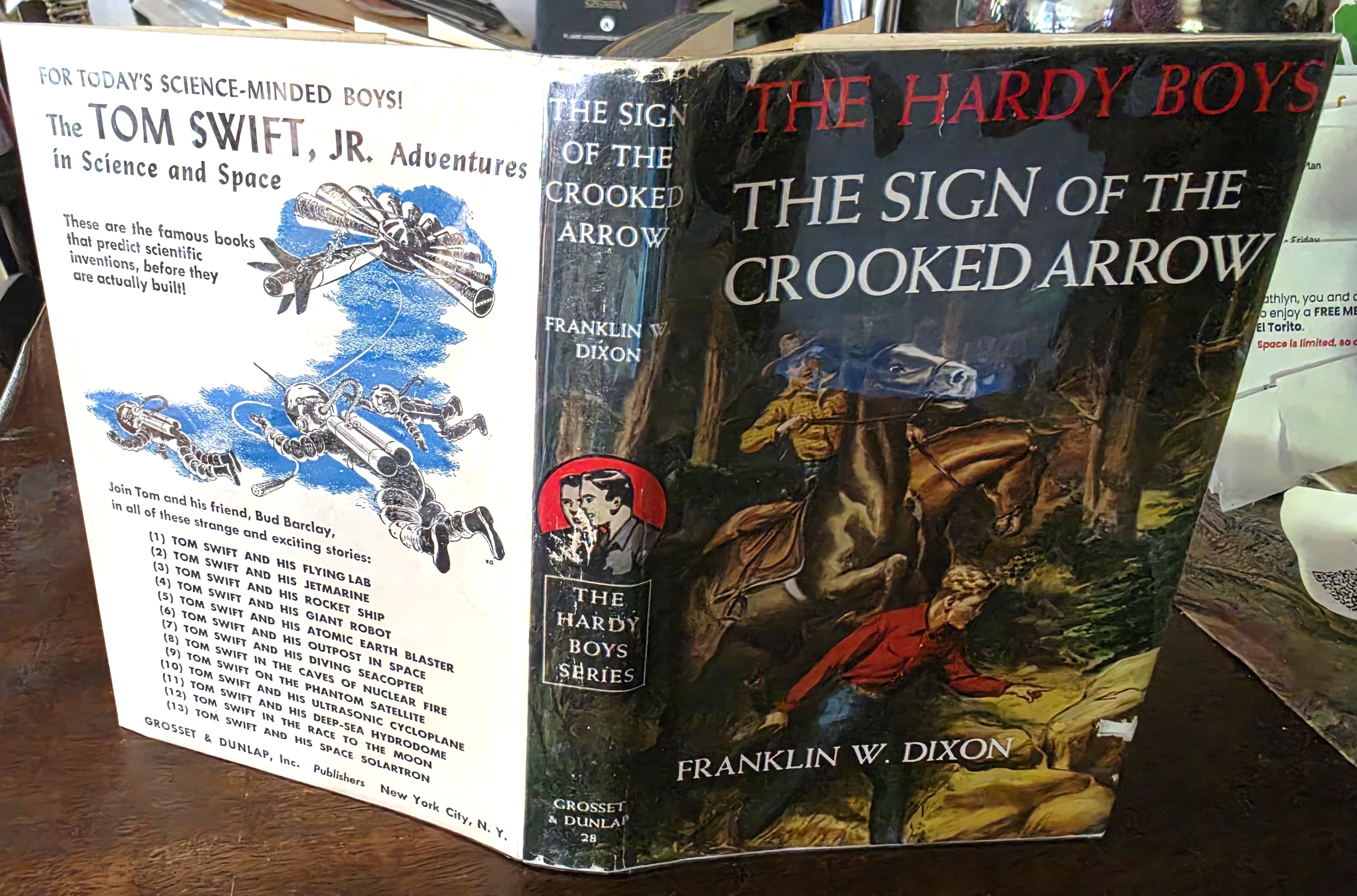 Image for The Sign of the Crooked Arrow (Hardy Boys Mystery Stories) The Sign of the Crooked Arrow (Hardy Boys Mystery Stories)